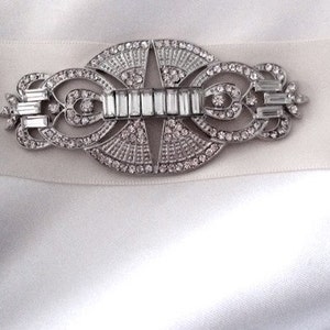 Art Deco antique silver finish plated rhinestone bridal wedding brooch