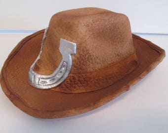 handmade cowboy hat cake topper western sugar gum paste edible horseshoe