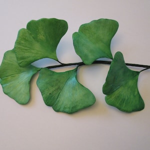 Lindos toppers de bolo de flores de açúcar Ginkgo biloba, Decoração de bolo de pasta americana Maidenhair, Folhagem de açúcar para toppers de bolo de casamento nupcial