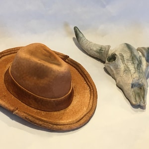 Topper per torta con cappello da cowboy e teschio di mucca in miniatura, Over the hill, Topper per torta di zucchero a tema western, Commestibile, Pasta di gomma