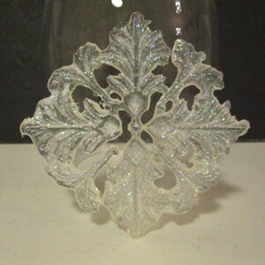 handmade sugar snow flakes cake topper image 3