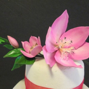 A La Main Sacre Lotus Sucre Fleurs Gateau Topper Pate De Gomme Etsy