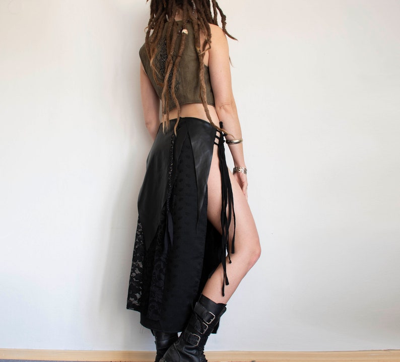 Long black split skirt, festival belt skirt, punk metal skirt zdjęcie 2