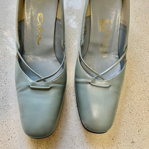 Blue Pearlized Leather Pumps.  Size 6.5 Narrow Width Stacked Heel - Rare Vintage 1960&#39;s