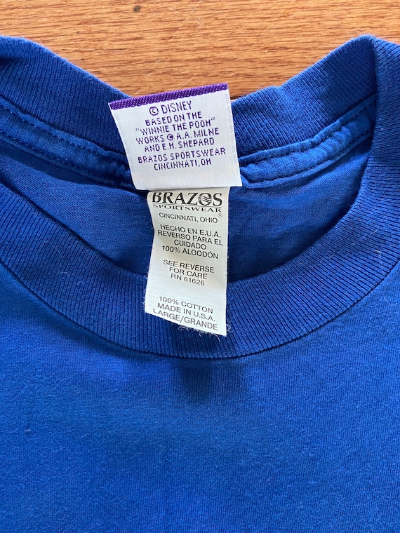 Vintage 1990s Winnie the Pooh embroidered t-shirt - image 3