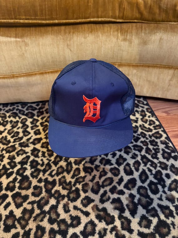 Vintage 1990s MLB Detroit Tigers Mesh Trucker SnapBack hat