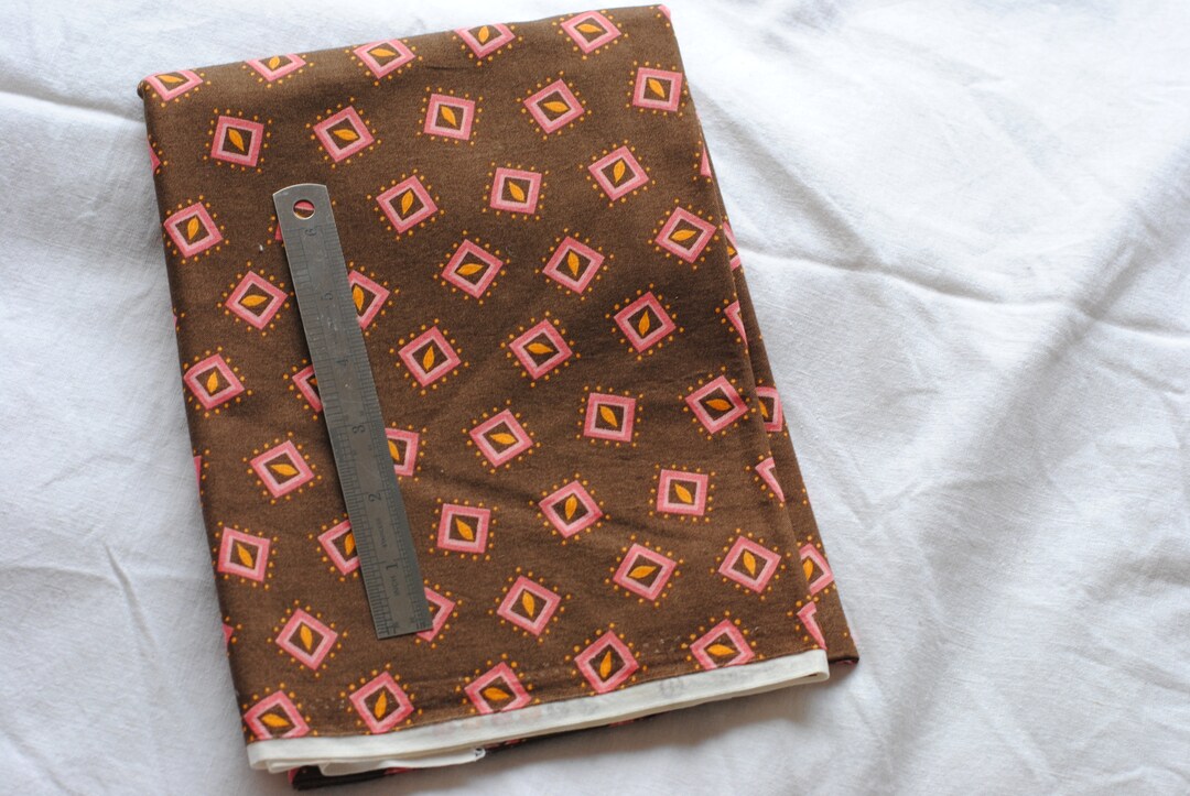 DESTASH MODA Chutes and Ladders Brown Pink Geometric Quilting Cotton