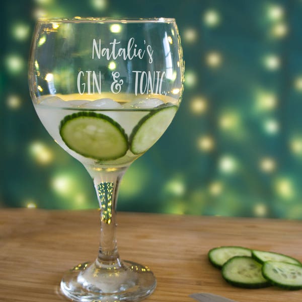 Personalisiertes graviertes Gin-Ballonglas für Mama, Geschenk für sie, Copa Gin & Tonic Glas handgeätzt, individuell gestaltete Gläser Mama Geschenk