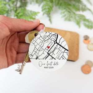Map keyring personalised with black and white custom map. Anniversary gift for boyfriend or girlfriend. First date Valentines gift for him