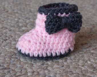 Pattern for cute Newborn Baby Bow Booties