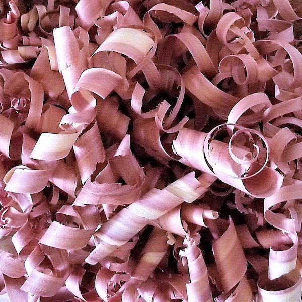 Virutas aromáticas de cedro rojo: popurrí repelente natural de insectos