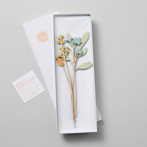 Conjunto de flores de madeira - Flores de madeira cortadas a laser - Conjunto de flores de madeira Miosótis - Presente de dia das mães