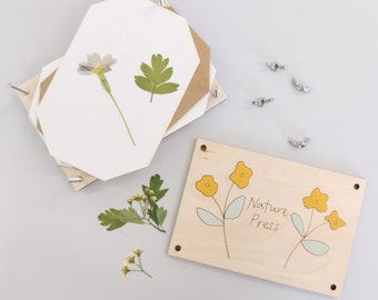 Hand-Painted Wooden Flower Press: Travel Nature Keepsake (14 x 9.5cm)