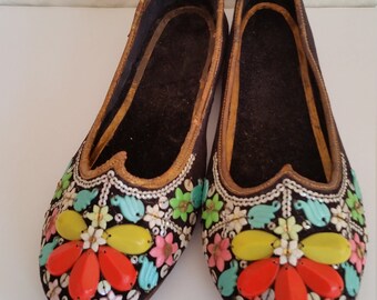 Vintage Girls Traditional Khussa Flats Traditional Morrocan Babouche Beaded Shoes Hand Made Leather Black Velvet Beaded Floral Sz 7 12?\\8