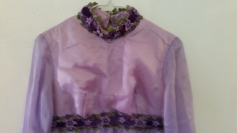 1970/'s Maxi Dress Lavender Purple Chiffon Prom Dress With Floral Lace And Velvet Ribbon Empire Waist Vintage Bridesmaid Gown Size Small