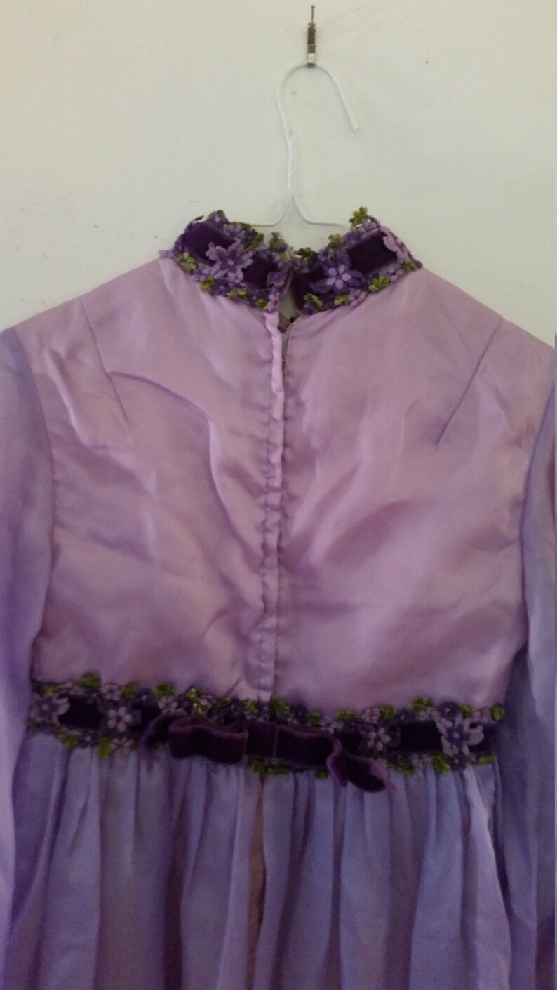 1970/'s Maxi Dress Lavender Purple Chiffon Prom Dress With Floral Lace And Velvet Ribbon Empire Waist Vintage Bridesmaid Gown Size Small