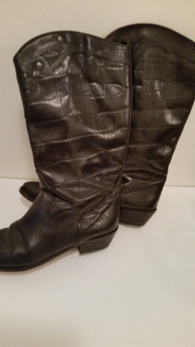 80/'s Boots Black Leather Cowboy Boots Boho Cow Girl Alligator Embossed Uppers Embroidered Pointy Toes New Leather Soles and Heels Size 7