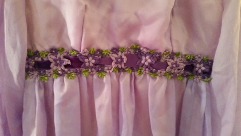 1970/'s Maxi Dress Lavender Purple Chiffon Prom Dress With Floral Lace And Velvet Ribbon Empire Waist Vintage Bridesmaid Gown Size Small
