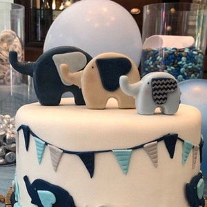 Dad, mom and baby elephant baby shower cake topper- Family of Elephants centerpiece- Elephant nursery decor - Custom cake topper