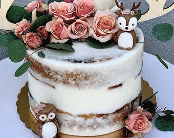 Woodland creatures rustic wedding cake toppers. Clay owl and deer figures. Countryside wedding. Forest theme. Engagement. Bride and groom.