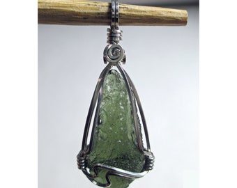 1.5 gram MOLDAVITE PENDANT - Argentium Sterling Silver Wirewrap - ww1446