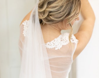 Barely There With Lace Comb Cover - Applique T - Etsy display picture 1