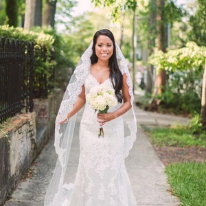 Mantilla Lace Wedding Veil image 2