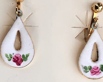 Shabby Chic Earrings , Vintage Cottage Chic Earrings, Enamel Earrings, hoop Earrings, Clip on earrings, Sarah Coventry, #E32