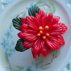 Christmas Brooch, Vintage Brooch Porcelain Poinsettia Flower NOS New Green Berries Christmas Pin Leaves Floral Winter Flowers Artsy
