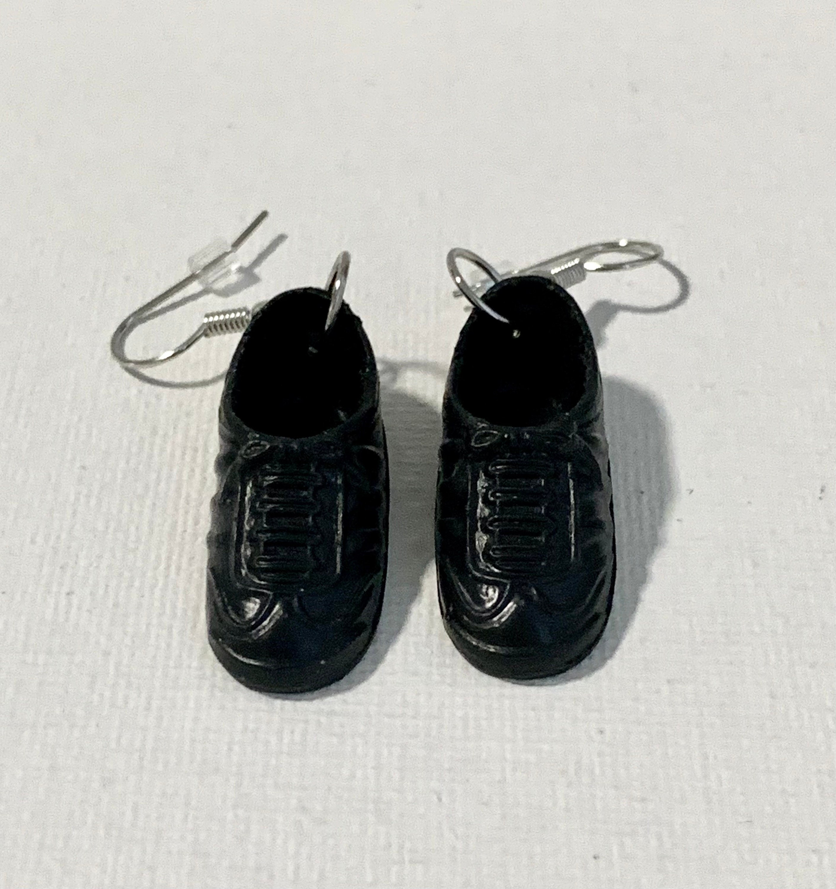 Black Sneaker Earrings - Thumbnail 3