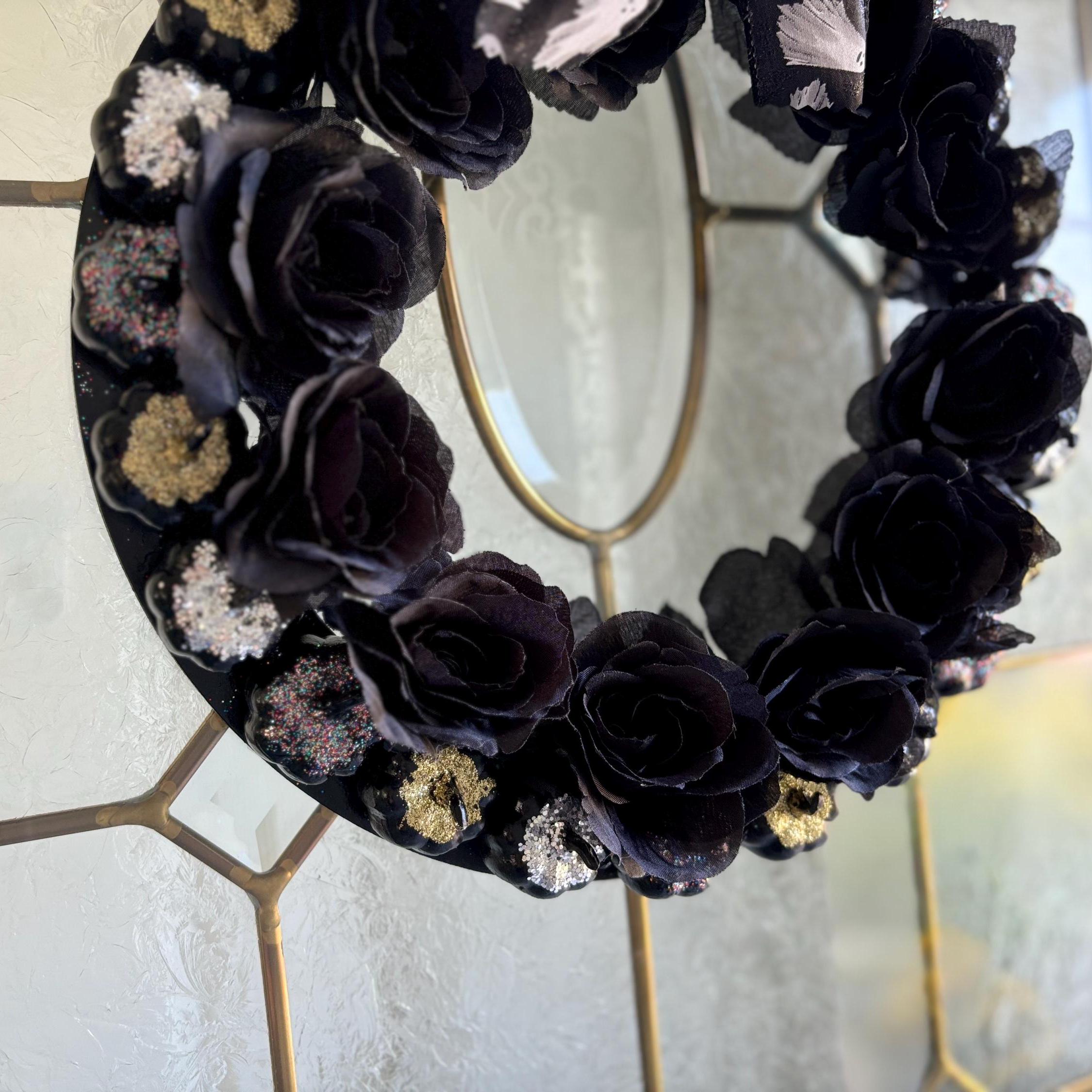 Ghouls & Glitter Wreath - Thumbnail 3