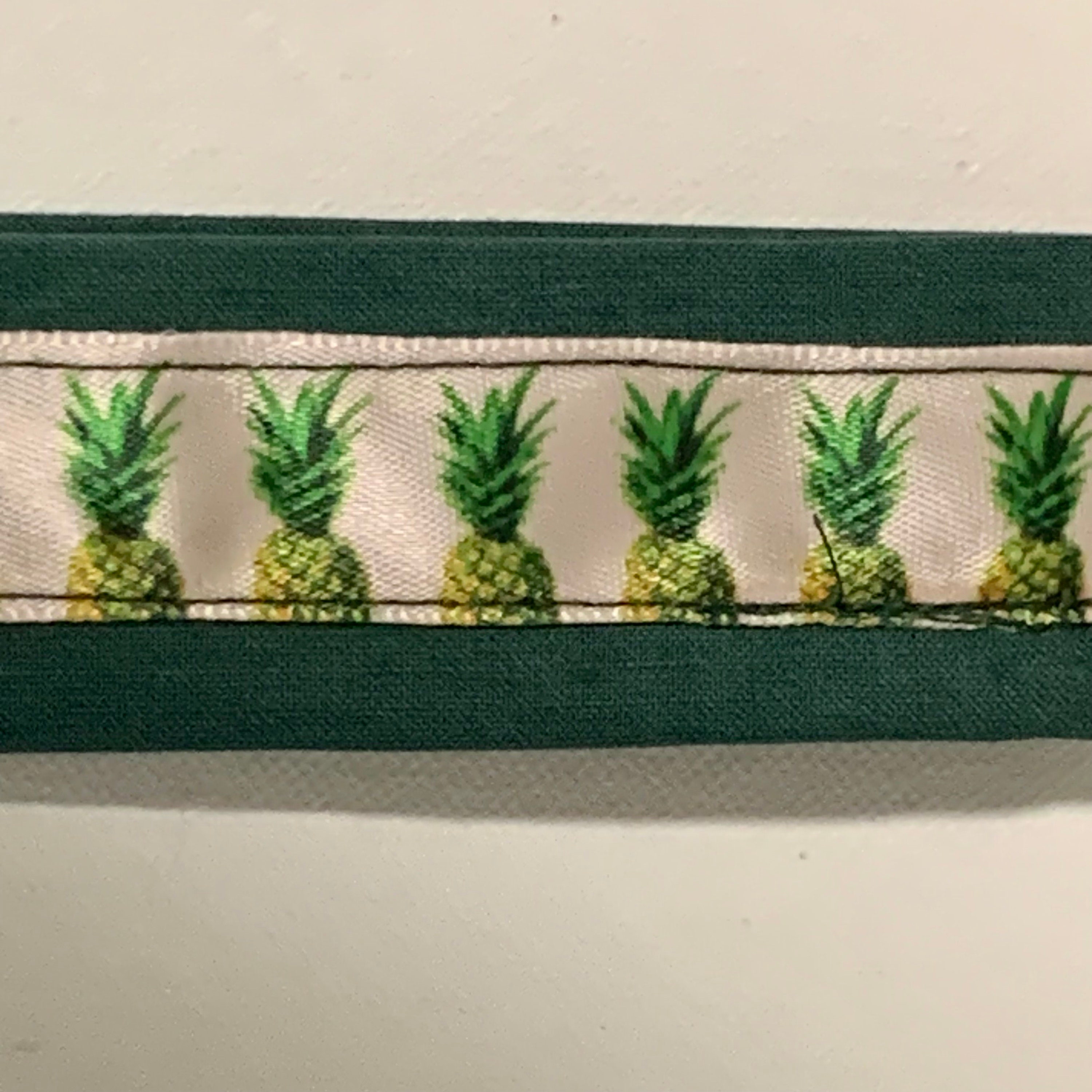 Green Pineapple key fob keychain - Thumbnail 3
