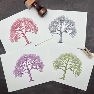 Cartões de notas dobrados com carimbo manual em formato de árvore e envelopes | Cartões de notas dobrados em branco | Conjunto de 8 cartões - multicoloridos/pretos