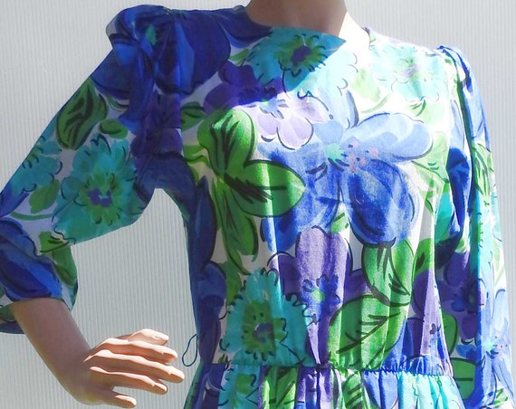 Vintage sleeved cotton printed dress