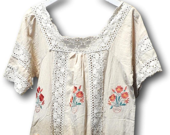 Ivory crochet lace dress with floral embroidery