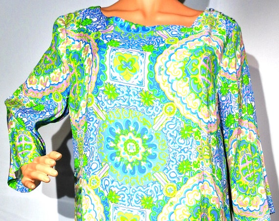 Floral dress with long sleeves