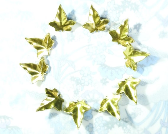 Lot of 10 metal shank buttons , 22 mm. Good for sewing on clothes, jeans jacket or making maple leaf jewelry, bracelet clasp, home decor...