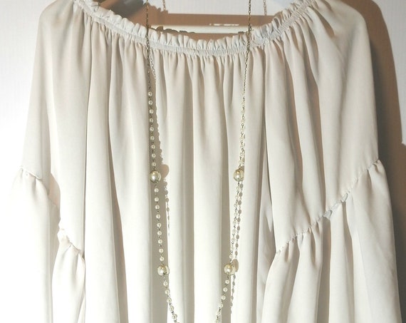 Super long necklace white