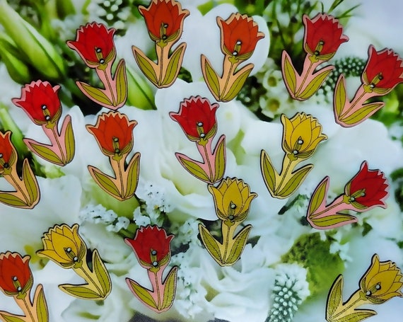 Tulip painted wooden buttons