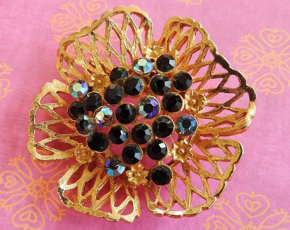 Vintage jewelry flower brooch