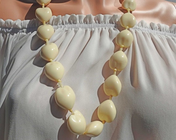 Kukui nut necklace hawaiian jewelry
