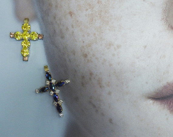 Religious glass pendants lot