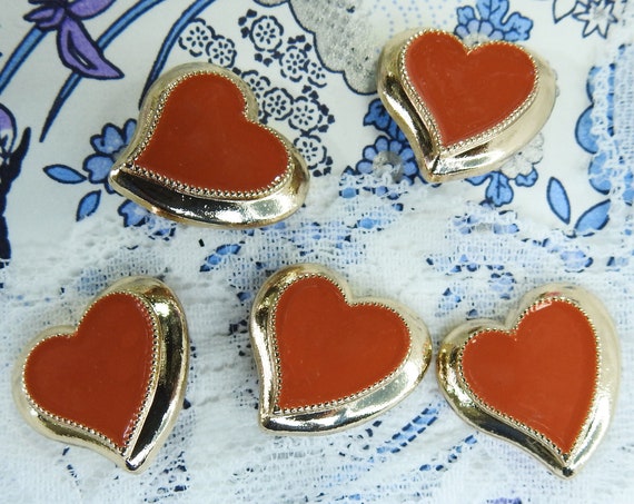 Retro Heart-shaped buttons