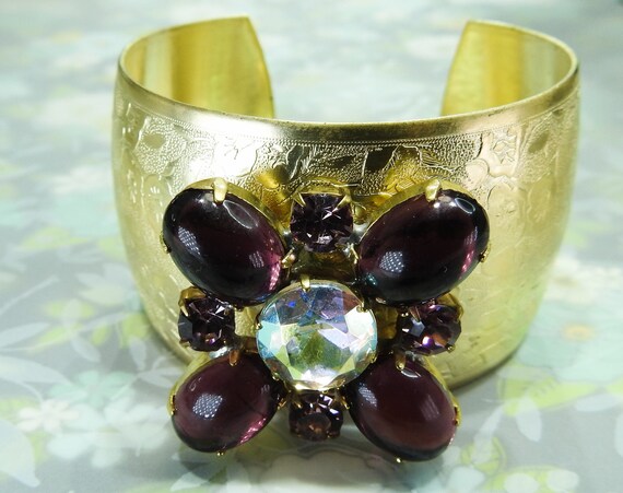Gorgeous cuff bracelet adjustable