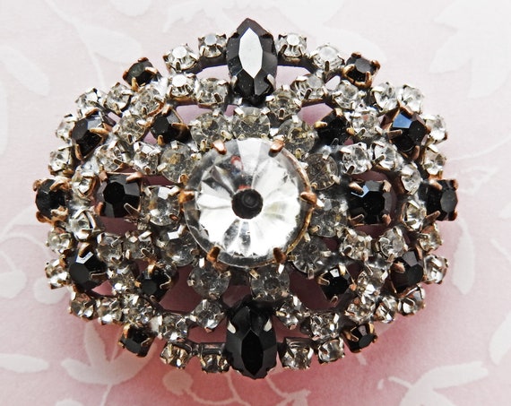 Vintage brooch pin for women