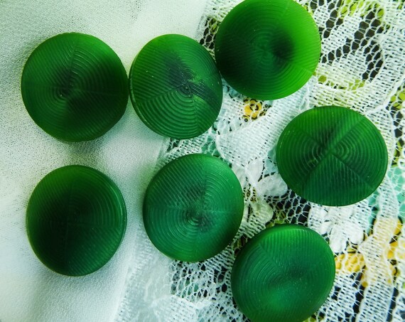 Dark green buttons, vintage and retro, for sewing projects. 50s 60s Old buttons for crafts and clothes | 15 mm | 0.590'' | lot of 7