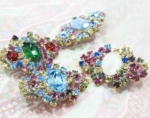 Buttons for vintage style jewelry making
