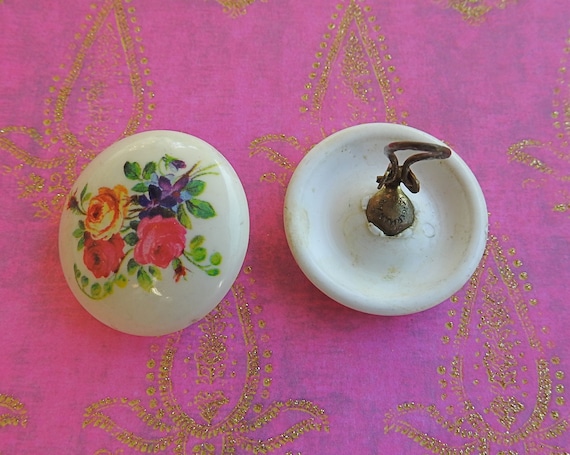 Round clip on earrings