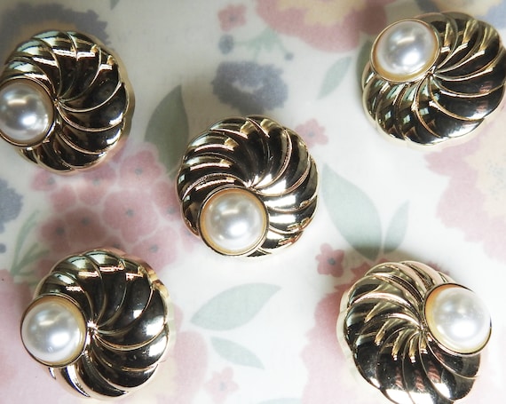 Gold metal buttons embellishments, round pearl buttons with shell-shaped, 1 inch shank buttons for sewing on jacket, pearly buttons for sale