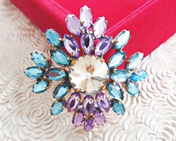Unique glass brooch pin for women